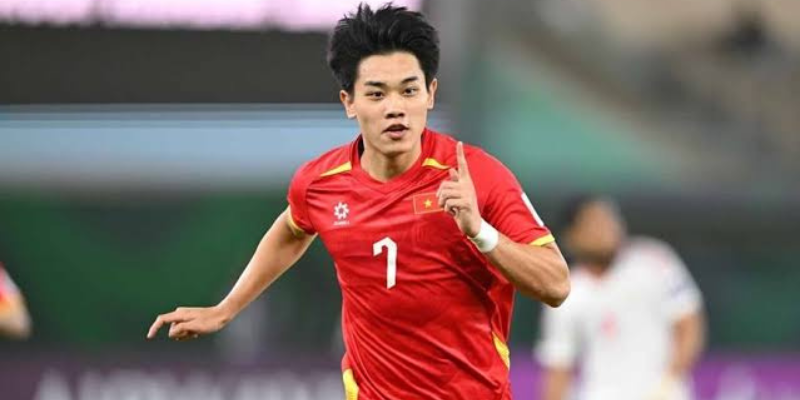 Đình Bắc giành giải Cầu thủ hay nhất ASEAN Cup 2026 4 4 4